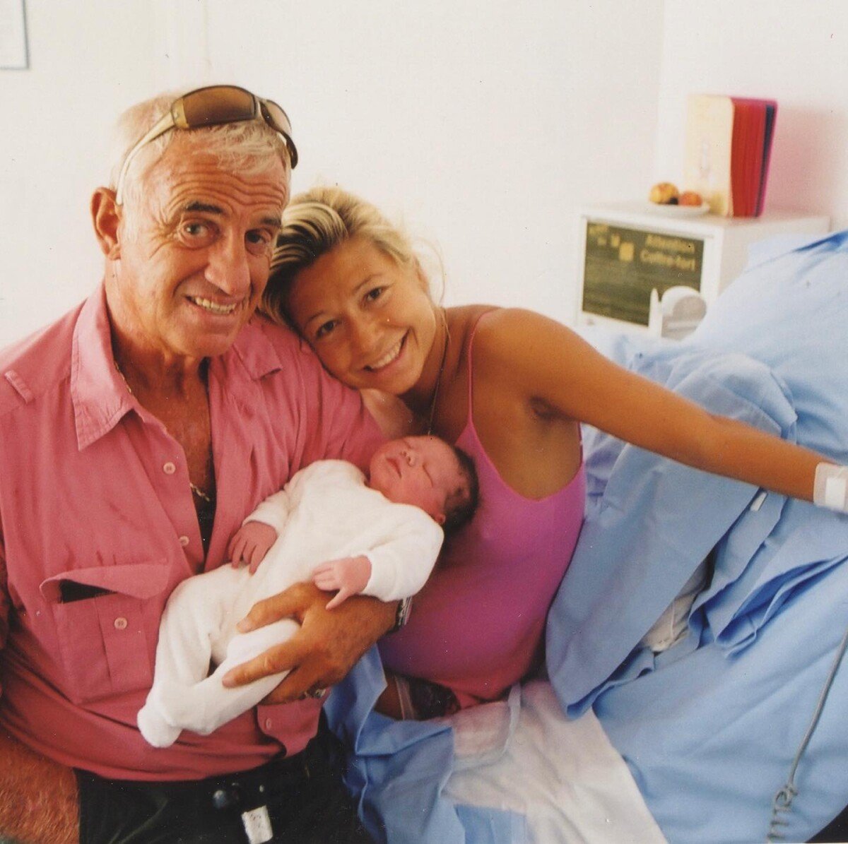 Photo JeanPaul Belmondo et Natty au moment de la naissance de leur