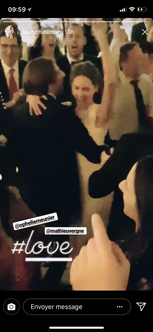 Ophélie Meunier et Mathieu Vergne dansant lors de leur mariage vendredi 23 mars 2018 sur le bassin d'Arcachon. Image issue de la story Instagram de Laury Thilleman, qui était de la noce.