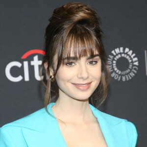 Lily Collins - Photocall de la saison 2 de la série Netflix "Emily in Paris" lors du PaleyFest LA à Los Angeles.