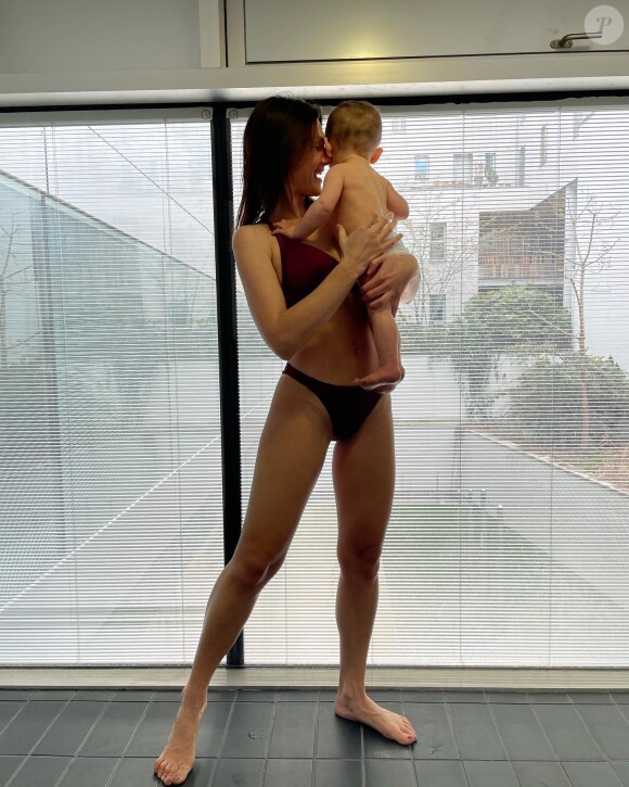 Alice Detollenaere a le courage d'afficher son corps après une double ablation des seins. @ Instagram / Alice Detollenaere