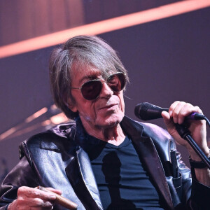 Jacques Dutronc et Thomas Dutronc en showcase de leur tournée "Dutronc & Dutronc" au Centre Evénementiel de Courbevoie le 11 avril 2022. Jacques et Thomas Dutronc se rejoignent sur scène pour une tournée unique ! Père et fils, monstres sacrés de la scène française, vous donnent rendez-vous pour des concerts exceptionnels sous le signe du partage et de la complicité. Deux artistes hors du commun à retrouver sur les routes de France. © Coadic Guirec/Bestimage