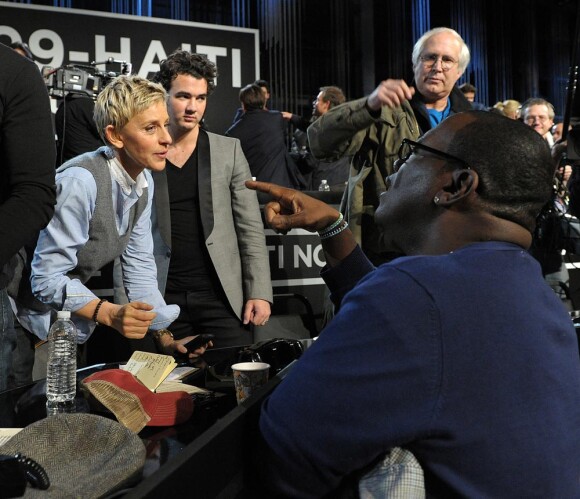 Ellen DeGeneres à Los Angeles pendant le Téléthon pour Haïti organisé le 22 janvier par George Clooney et Wyclef Jean.
