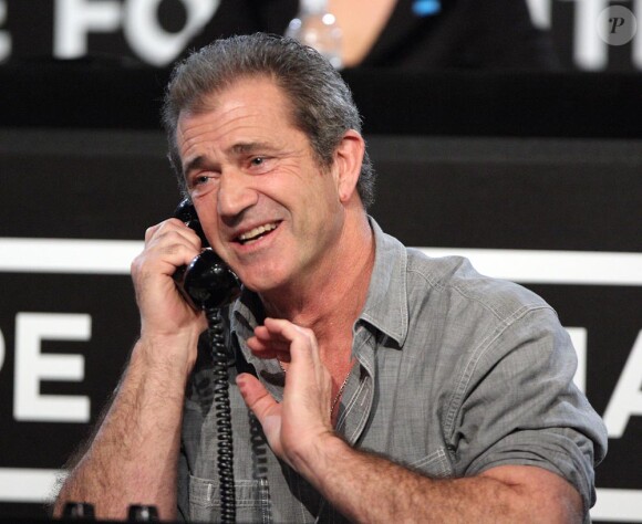 Mel Gibson à Los Angeles pendant le Téléthon pour Haïti organisé le 22 janvier par George Clooney et Wyclef Jean.