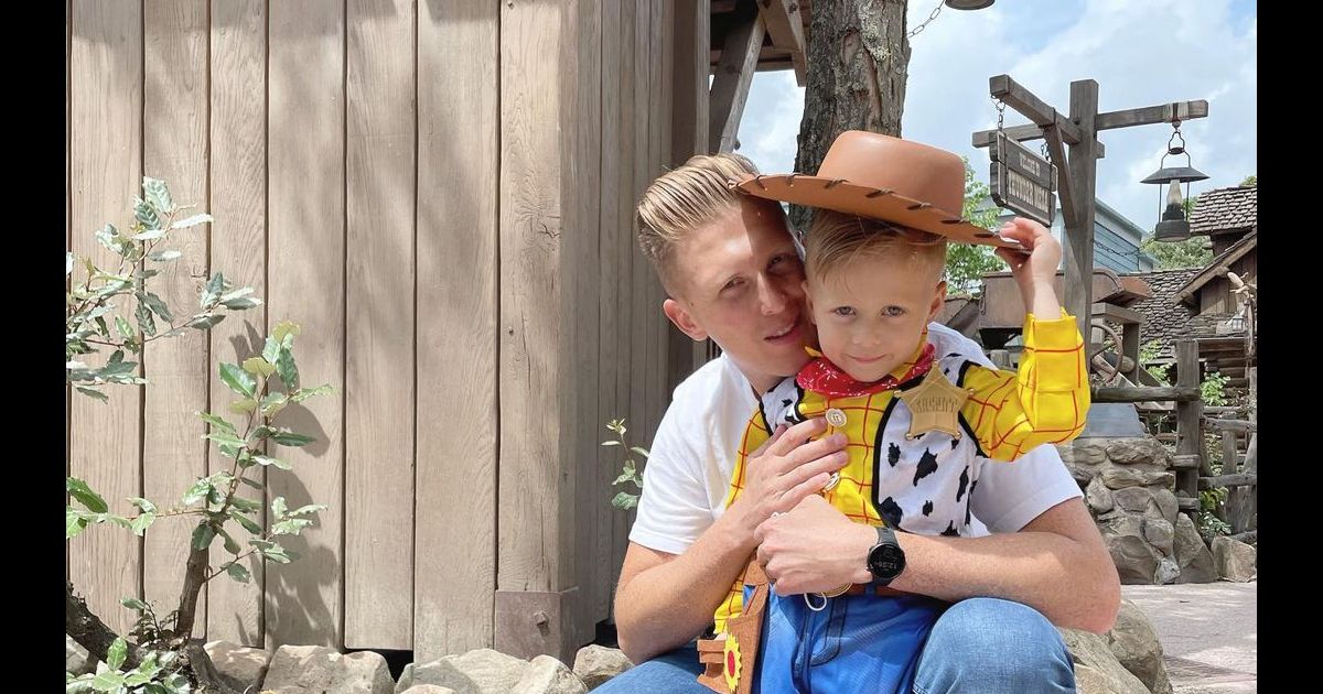 Nicolas Santoro de Familles nombreuses avec l'un de ses fils Purepeople