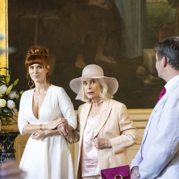 Exclusif - Audrey Fleurot et Claire Nadeau - Séquence "Le mariage" - Tournage du téléfilm " Ils s'aiment... enfin presque ", qui sera diffusé le lundi 18 avril à 21h10 sur TF1. © Cyril Moreau / Bestimage