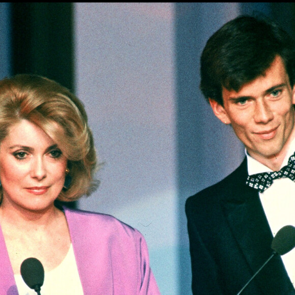 Archives - Catherine Deneuve et son fils Christian Vadim lors de la cérémonie des César en 1985.
