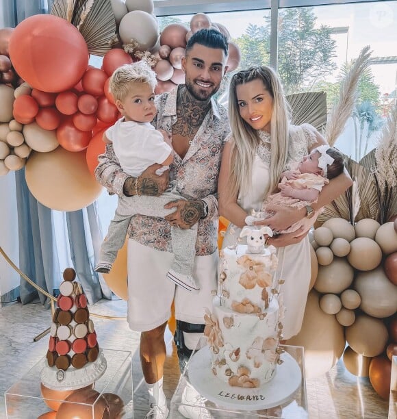 Jessica Thivenin et Thibault Garcia, couple amoureux et comblé par leurs deux enfants Maylone et Leewane.