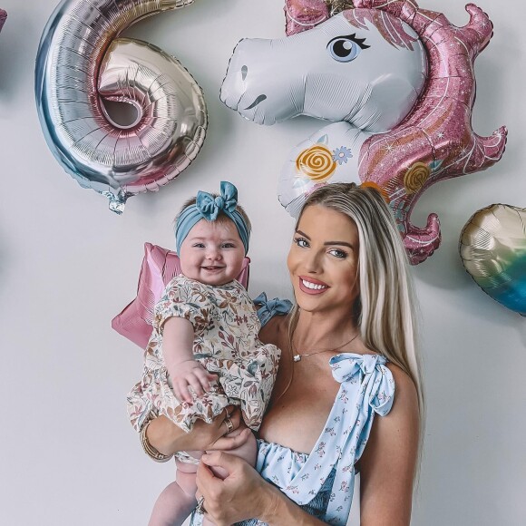 Jessica Thivenin et Thibault Garcia, couple amoureux et comblé par leurs deux enfants Maylone et Leewane.