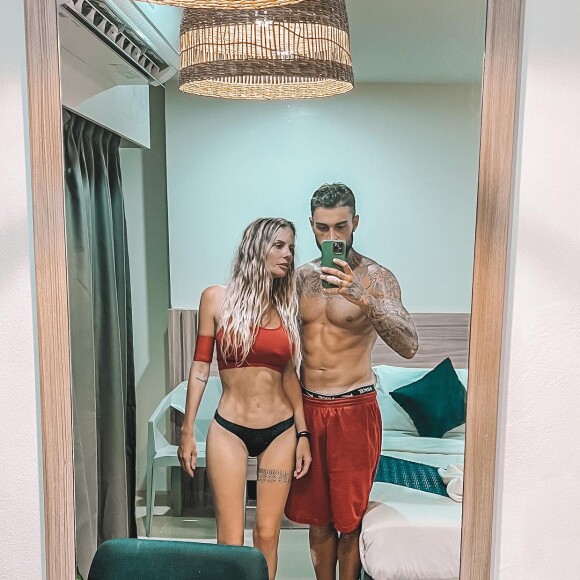 Jessica Thivenin et Thibault Garcia, couple amoureux et comblé par leurs deux enfants Maylone et Leewane.