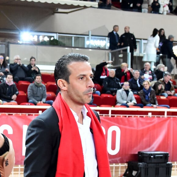 Ludovic Giuly et la princesse Stéphanie de Monaco donnent le coup d'envoi du match de Ligue 1 opposant l'AS Monaco au Paris Saint-Germain, au stade Louis-II, à Monaco, le 15 janvier 2020. Le PSG a gagné 4-1. Match au profit de Fight Aids Monaco. © Bruno Bebert/Bestimage