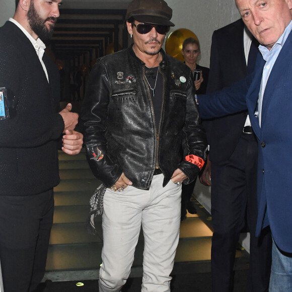 Johnny Depp à la sortie d'une soirée privée au restaurant "Ours" à Londres, le 27 juin 2017. 