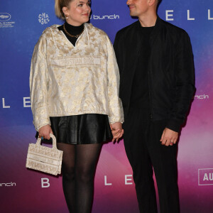 Louane et son compagnon Florian Rossi - Avant Première de " Belle " film animé japonais au Grand Rex à Paris le 6 décembre 2021 . © Veeren / Bestimage 