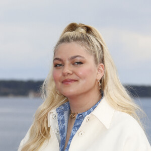 Louane Emera de la série VISIONS CANNESERIES SAISON 5 au Palais des Festivals et des Congrès de Cannes, dimanche 3 avril 2022. © Christophe Aubert via Bestimage 