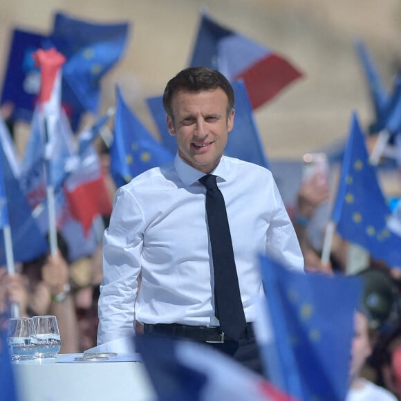 Emmanuel Macron, président de la République Française, candidat de La République En Marche (LREM) en lice pour le deuxième tour de l'élection présidentielle, en meeting dans le quartier du Pharo à Marseille. © Franck Castel/Bestimage 