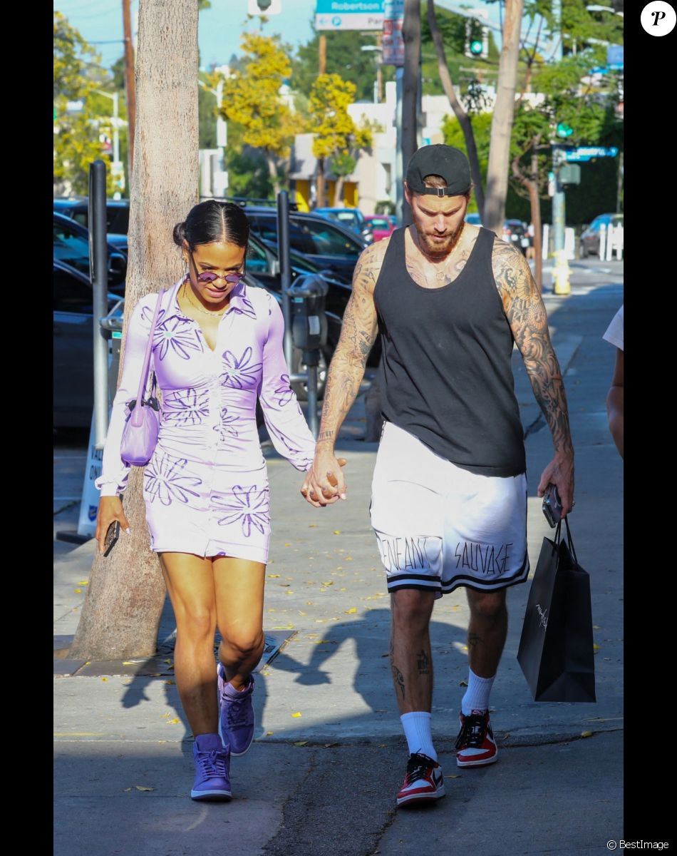 Exclusif - Christina Milian fait du shopping avec sa fille Violet et son mari Matt Pokora (M. Pokora) à Los Angeles le 6 avril 2022.