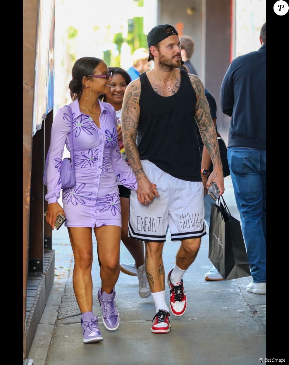 Exclusif - Christina Milian fait du shopping avec sa fille Violet et son mari Matt Pokora (M. Pokora) à Los Angeles le 6 avril 2022.