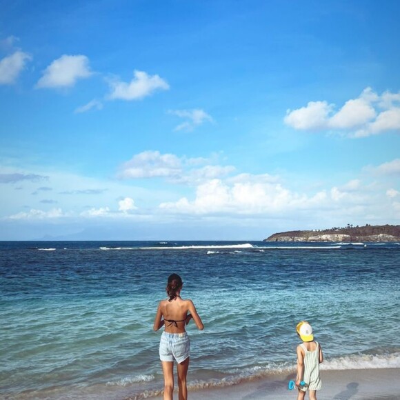 Jérémy Frérot et Laure Manaudou en vacances avec leurs enfants en Guadeloupe.