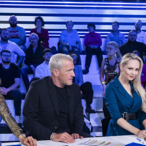 Exclusif - Delphine Wespiser, Benjamin Castaldi, Béatrice Rosen, Matthieu Delormeau, Cyril Hanouna - Enregistrement de l'émission "Touche Pas à Mon Poste (TPMP)", diffusée en direct sur C8 le 31 mars © Jack Tribeca / Bestimage 