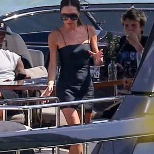 Victoria Beckham fête son 48ème anniversaire sur le yacht familial, avec son mari David Beckham, leurs enfants Romeo, Cruz et Harper et leurs amis, notamment David Grutman, le gourou de la nuit à Miami. Miami, le 19 avril 2022. 