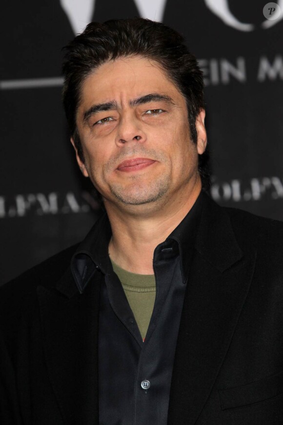 Benicio Del Toro, à l'occasion du photocall de Wolfman, dans l'enceinte de l'Hotel Adlon de Berlin, le 25 janvier 2010.