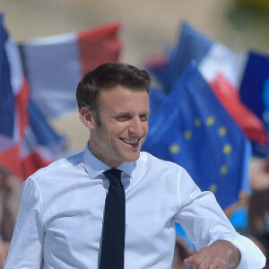 Emmanuel Macron, président de la République Française, candidat de La République En Marche (LREM) en lice pour le deuxième tour de l'élection présidentielle, en meeting dans le quartier du Pharo à Marseille, le 16 avril 2022.