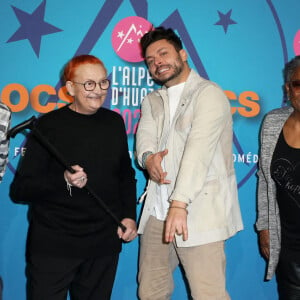 Thomas Gilou, Marianne Garcia, Kev Adams et Firmine Richard au photocall de la 5ème soirée de compétition de la 25ème édition du Festival international du film de comédie de l'Alpe d'Huez, France, le 21 janvier 20222. © Dominique Jacovides/Bestimage 