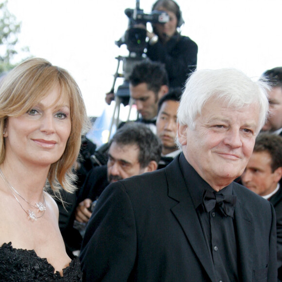 En France, à Cannes en Provence-Alpes-Cote d'Azur, Jacques Perrin et sa compagne Valentine, lors de la cérémonie d'ouverture et la montée des marches pour le film DA VINCI CODE au Festival de Cannes 2006 le 17 mai 2006.