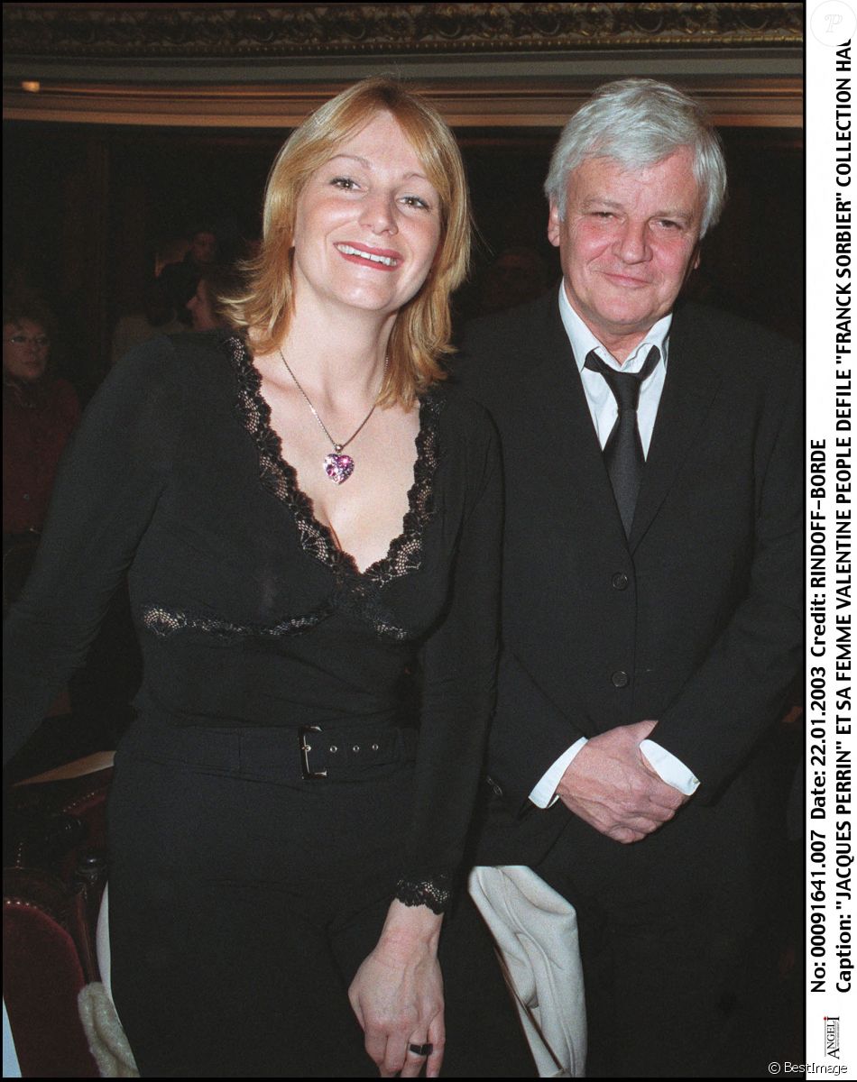 L'acteur et réalisateur Jacques Perrin et sa femme Valentine à un défilé de mode.