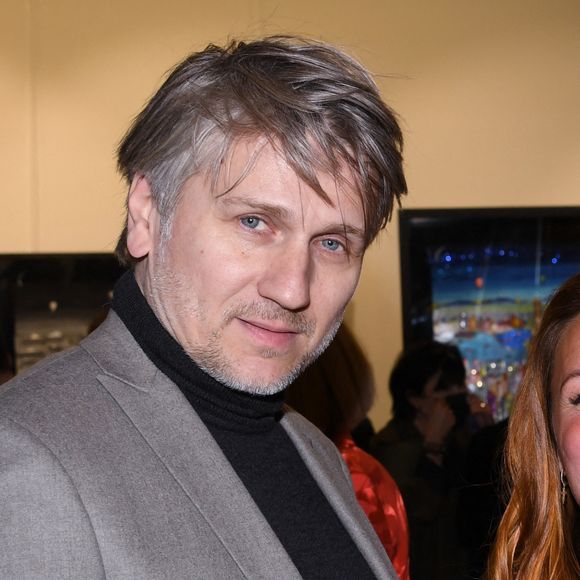 Exclusif - Stanislas Merhar lors du vernissage de l'exposition "Vue du ciel" de l'artiste 3D Johann Perathoner au Royal Monceau-Raffles Paris le 20 avril 2022. © Rachid Bellak / Bestimage 