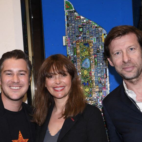 Exclusif - Johann Perathoner, Sandrine Quétier, Dominique Busso (Forbes France) lors du vernissage de l'exposition "Vue du ciel" de l'artiste 3D Johann Perathoner au Royal Monceau-Raffles Paris le 20 avril 2022. © Rachid Bellak / Bestimage 