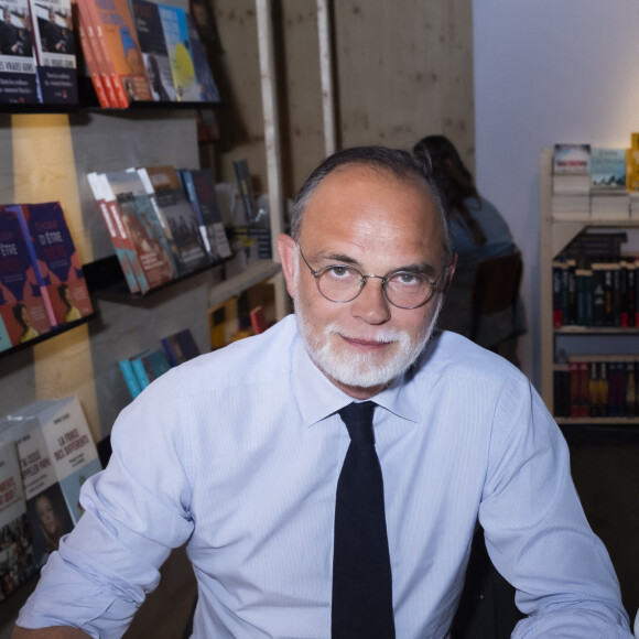 Edouard Philippe, Gilles Boyer au Festival du Livre de Paris au Grand Palais éphémère à Paris, France, le 22 avril 2022. © Jack Tribeca/Bestimage