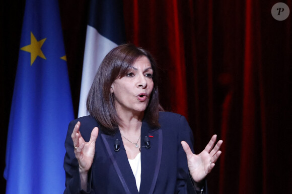 Meeting de Anne Hidalgo, candidate du parti socialiste à l'élection présidentielle, au Cirque d'Hiver à Paris le 3 avril 2022. © Michael Baucher / Panoramic / Bestimage 