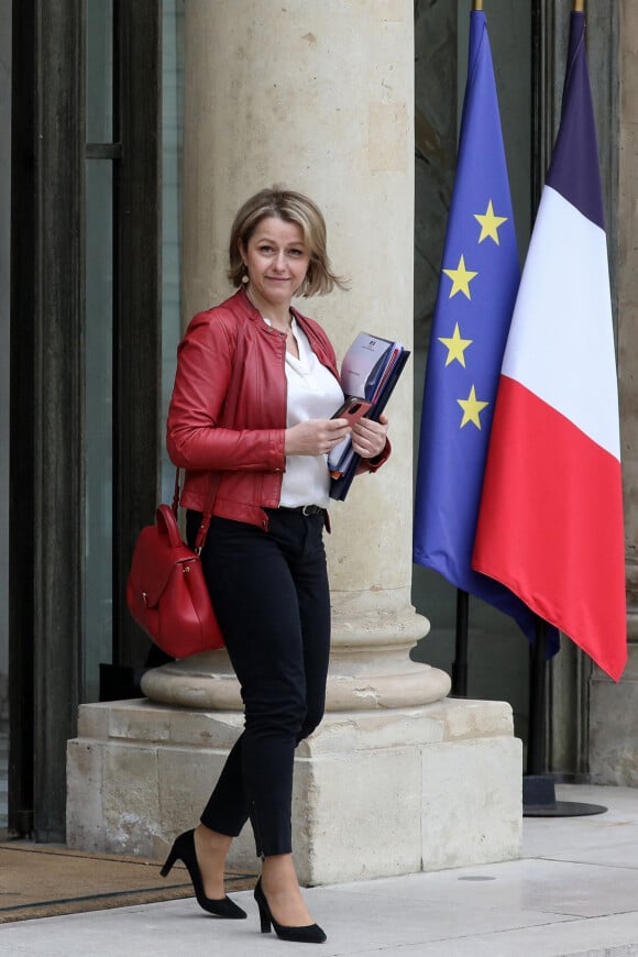 Barbara Pompili, ministre de la Transition écologique à la sortie du conseil des ministres, au palais de l'Elysée, Paris, le 6 avril 2022.