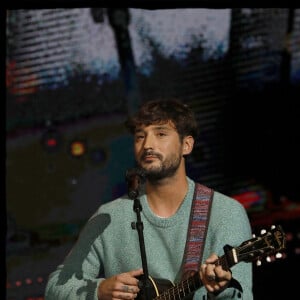 Exclusif - Jérémy Frérot lors de la soirée L'année de la déprime (et même un peu plus...) aux Folies Bergère à Paris le 29 novembre 2021. © Alain Guizard / Bestimage