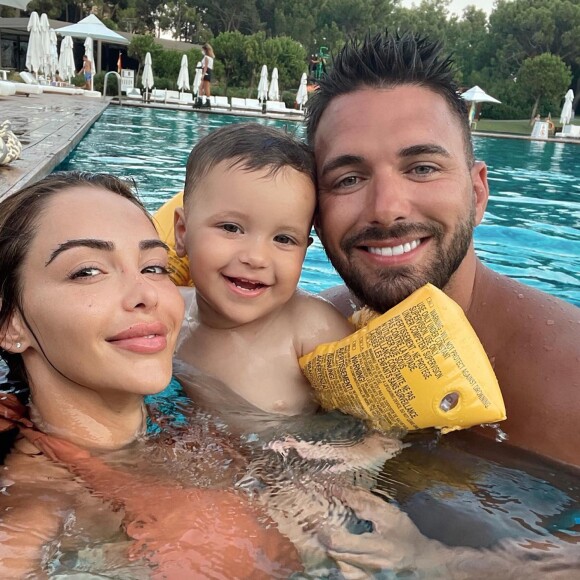 Nabilla, amoureuse de Thomas Vergara et déjà maman du petit Milann, est enceinte de son deuxième enfant.