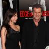 Mel Gibson et sa compagne Oksana Grigorieva, à l'occasion de l'avant-première de Hors de Contrôle, qui s'est tenue au Graumann's Chinese Theatre de Los Angeles, le 26 janvier 2010.