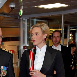 Le prince Albert II de Monaco, la princesse Charlène - Arrivées à la soirée de gala à l'occasion de la fête nationale monégasque au Grimaldi Forum à Monaco le 19 novembre 2019. Cette année, c'est le l'opéra Lucia di Lammermoor qui est joué sur la scène de la salle des Princes. © Bruno Bebert / Pool Monaco / Bestimage 