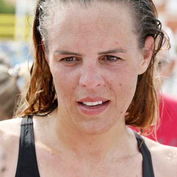 Exclusif - Laure Manaudou - La championne de natation L.Manaudou organise et lance la 1er édition de sa course, la "Swimrun" à Arcachon, France, le 23 juin 2019. Maintenant organisatrice de course avec son amie C.Gauzet, ancienne candidate de l'émission Koh-Lanta. Cette première édition de course et de nage était composée de 12 kilomètres de course dans le sable et 3 kilomètres de nage en mer. © Patrick Bernard/Bestimage 