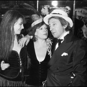 Archives - Jane Birkin, Serge Gainsbourg et Régine fêtent la nouvelle année.