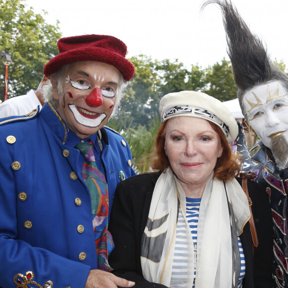 Régine à l'inauguration de la fête des Tuileries organisée par Caroline Barclay, le 24 juin 2016. © Christophe Aubert via Bestimage