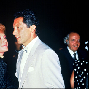 Archives - Régine et son mari Roger Choukroun en soirée.