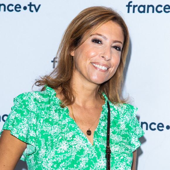 Léa Salamé lors du photocall dans le cadre de la conférence de presse de France Télévisions au Pavillon Gabriel à Paris, France, le 24 août 2021. © Pierre Perusseau/Bestimage