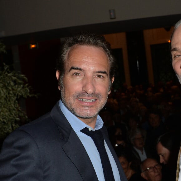 Jean Dujardin (parrain de l'exposition) et Laurent Ventura lors du vernissage de l"exposition "Lino Ventura, Une Gueule de Cinéma" à Saint-Cloud, le 11 octobre 2017. © Ramsamy Veeren/Bestimage