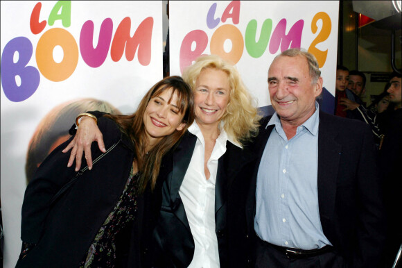 Sophie Marceau, Brigitte Fossey et Claude Brasseur pour la sortie du DVD "La Boum" au Gaumont Ambassade le 23 avril 2003
