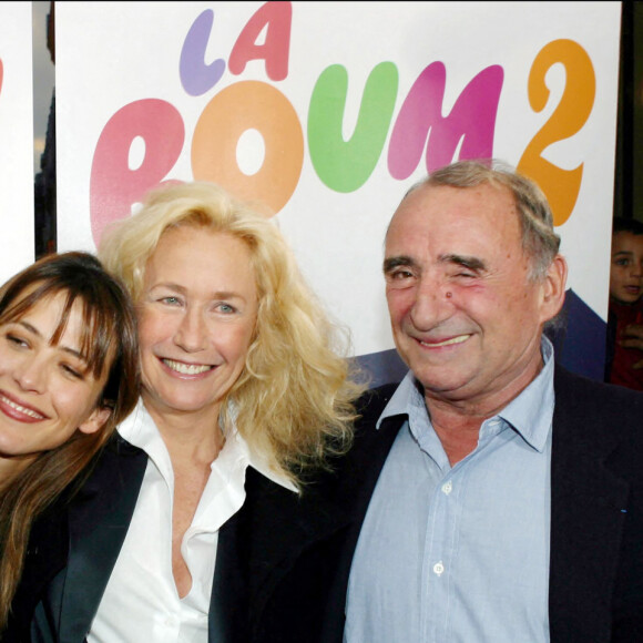 Sophie Marceau, Brigitte Fossey et Claude Brasseur pour la sortie du DVD "La Boum" au Gaumont Ambassade le 23 avril 2003