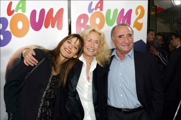 Sophie Marceau, Brigitte Fossey et Claude Brasseur pour la sortie du DVD "La Boum" au Gaumont Ambassade le 23 avril 2003
