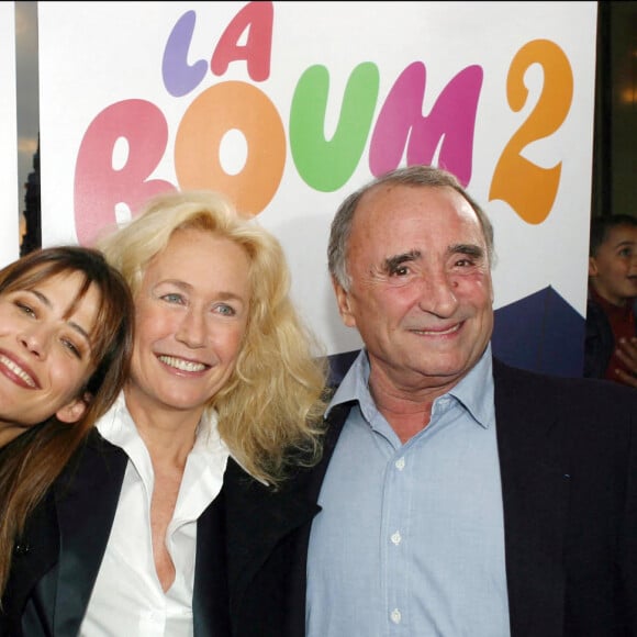 Sophie Marceau, Brigitte Fossey et Claude Brasseur pour la sortie du DVD "La Boum" au Gaumont Ambassade le 23 avril 2003