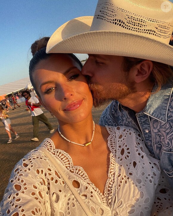 Camille Cerf et son chéri Théo Fleury ont acheté une maison ensemble ! @ Instagram / Camille Cerf