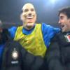 Marco Materazzi fête la victoire de l'Inter avec un masque de Berlusconi...