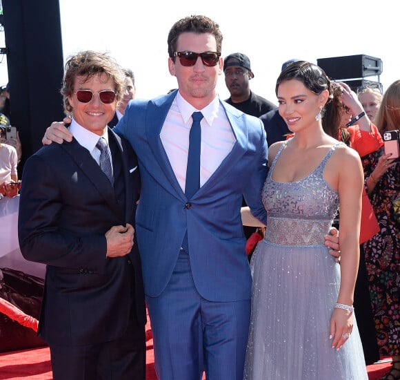 Tom Cruise, Miles Teller et sa femme Keleigh Sperry - Première du film "Top Gun : Maverick" au musée de l'USS Midway à San Diego en Californie. Le 4 mai 2022 <br /><br />